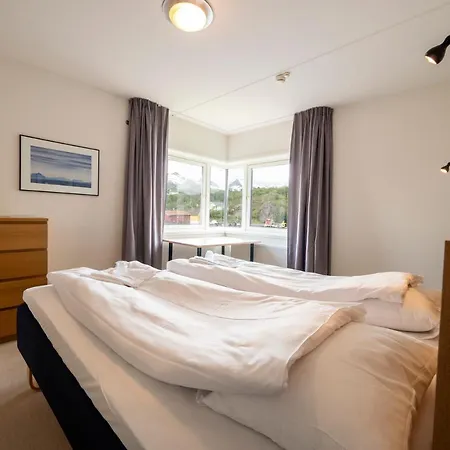 بيت شباب Lofoten Sommerhotell Og Kabelvåg