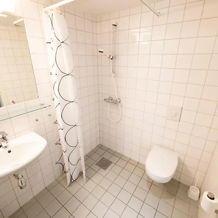 بيت شباب Lofoten Sommerhotell Og Kabelvåg