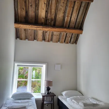 Hostel Lofoten Sommerhotell Og *