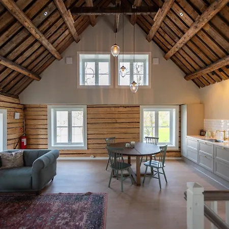 Lofoten Sommerhotell Og *