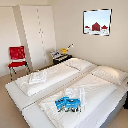 بيت شباب Lofoten Sommerhotell Og *