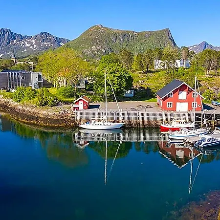 بيت شباب Lofoten Sommerhotell Og Kabelvåg