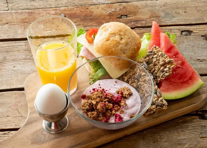 Vandrerhjem Lofoten Sommerhotell Og