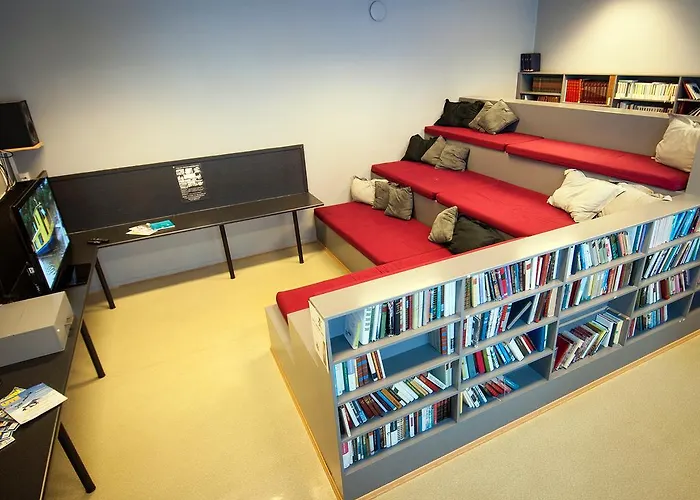 Lofoten Sommerhotell Og *