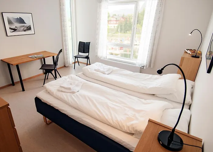 Lofoten Sommerhotell Og *