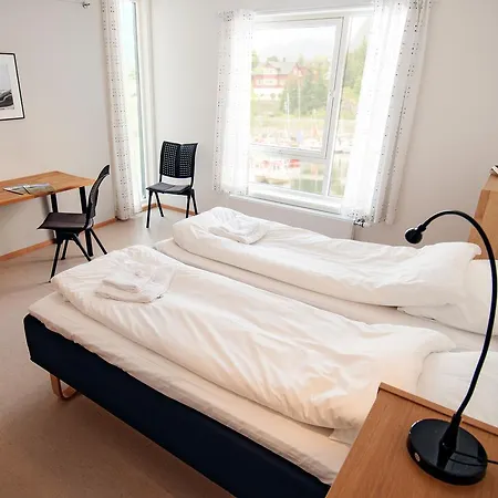 Lofoten Sommerhotell Og *